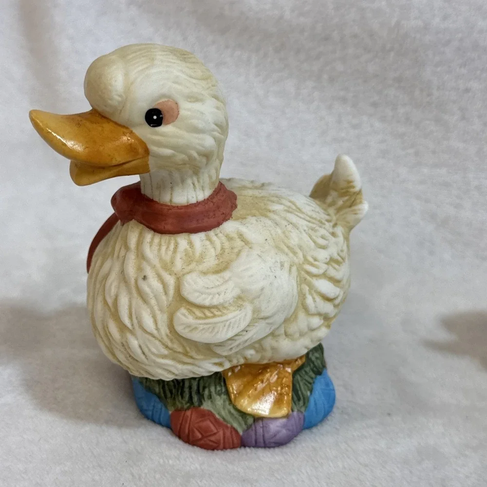 Vintage Duck Figurines Set of 2 Yarn Ball Base‎ Home Decor Shelf Display